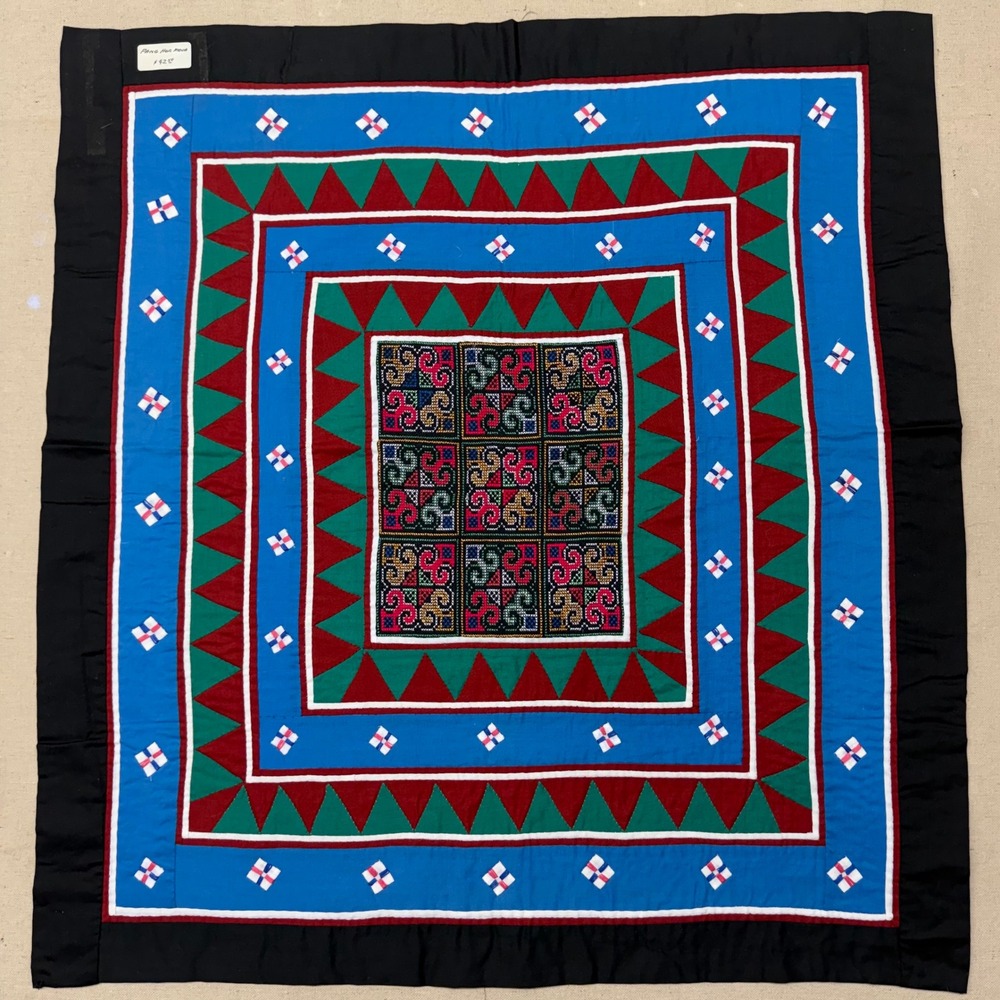 Vintage Hmong Paj Ntaub Story Cloth Hand Embroidered Wall Hanging 25x25 Blue Red